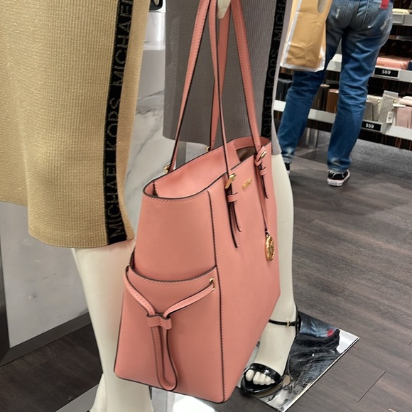 MICHAEL KORS 
Gilly Large Saffiano Leather Tote Shoulder Bag 
Primrose 
NWT - Picture 8 of 16